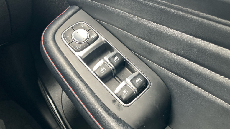 MG Hs 1.5 T-GDI Exclusive 5dr Petrol Hatchback